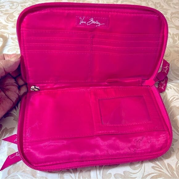 Vera Bradley ‘Very Berry Paisley’ Wallet Zip Around Closure Gorgeous clean - Picture 3 of 3
